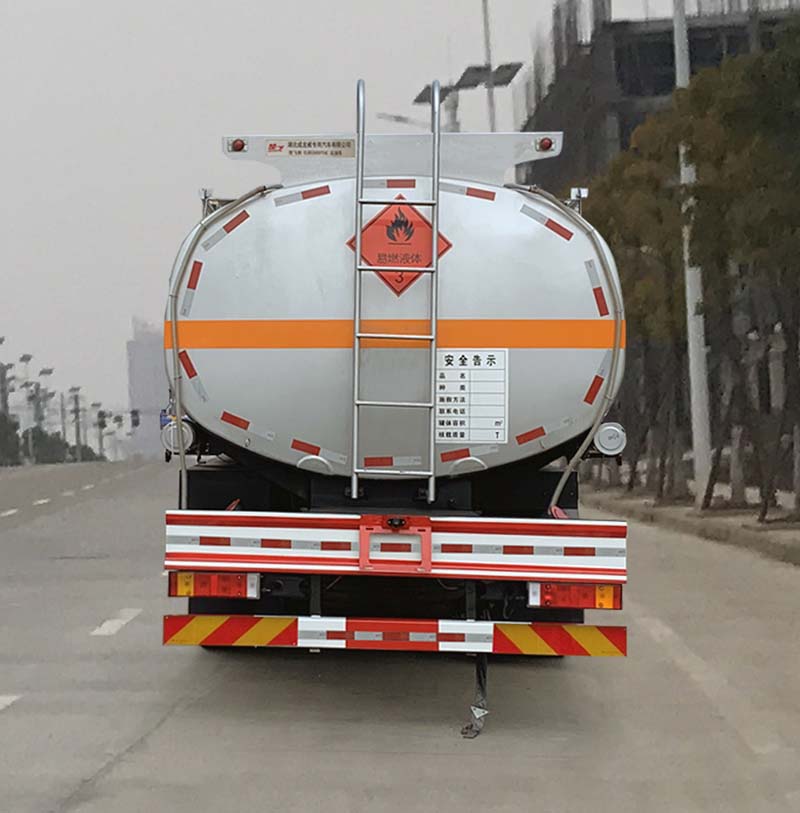 楚飛牌CLQ5260GYY6E型運(yùn)油車