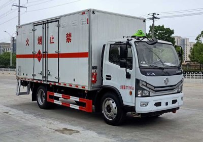 楚飛牌CLQ5120XRY6E型易燃液體廂式運(yùn)輸車