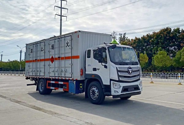 楚飛牌CLQ5180XRY6BJ型易燃液體廂式運(yùn)輸車(chē)