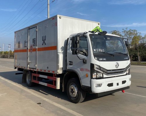 楚勝牌CSC5125XRG6型易燃固體廂式運(yùn)輸車(chē)