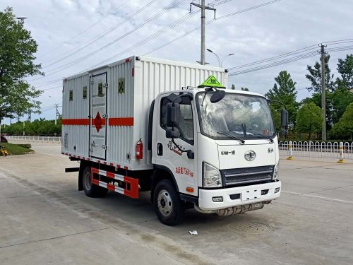 楚飛牌CLQ5070XRQ6CA型易燃氣體廂式運輸車