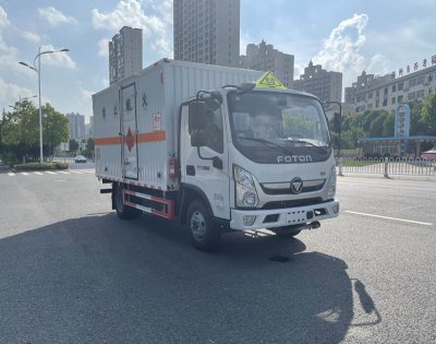 楚飛牌CLQ5048XRQ6BJ型易燃?xì)怏w廂式運(yùn)輸車