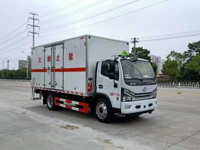 楚飛牌CLQ5122XZW6E型雜項(xiàng)危險(xiǎn)物品廂式運(yùn)輸車